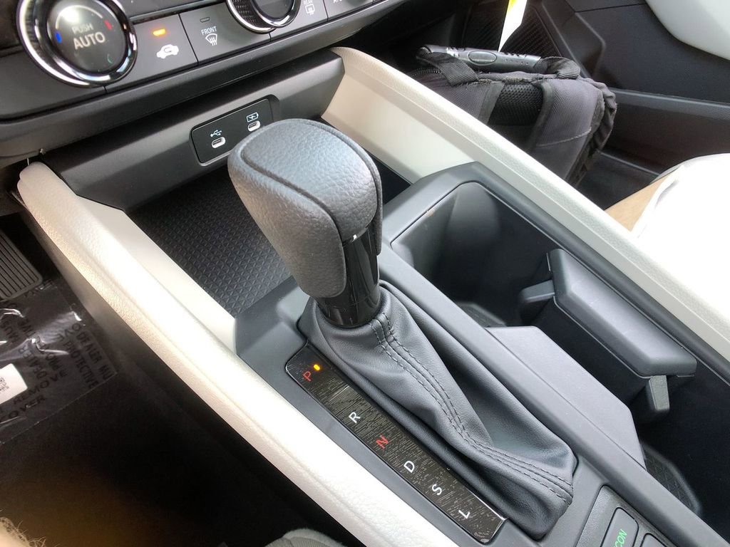 Certified 2025 Honda Accord LX image 19