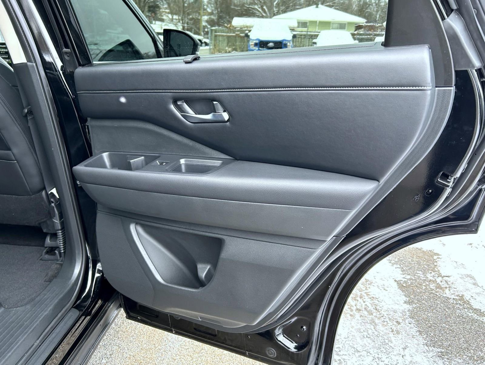 Used 2024 Nissan Pathfinder SL image 17