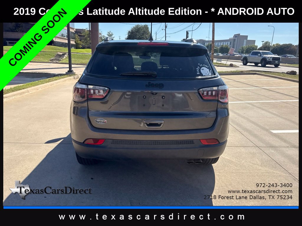 Used 2019 Jeep Compass Latitude FWD image 5
