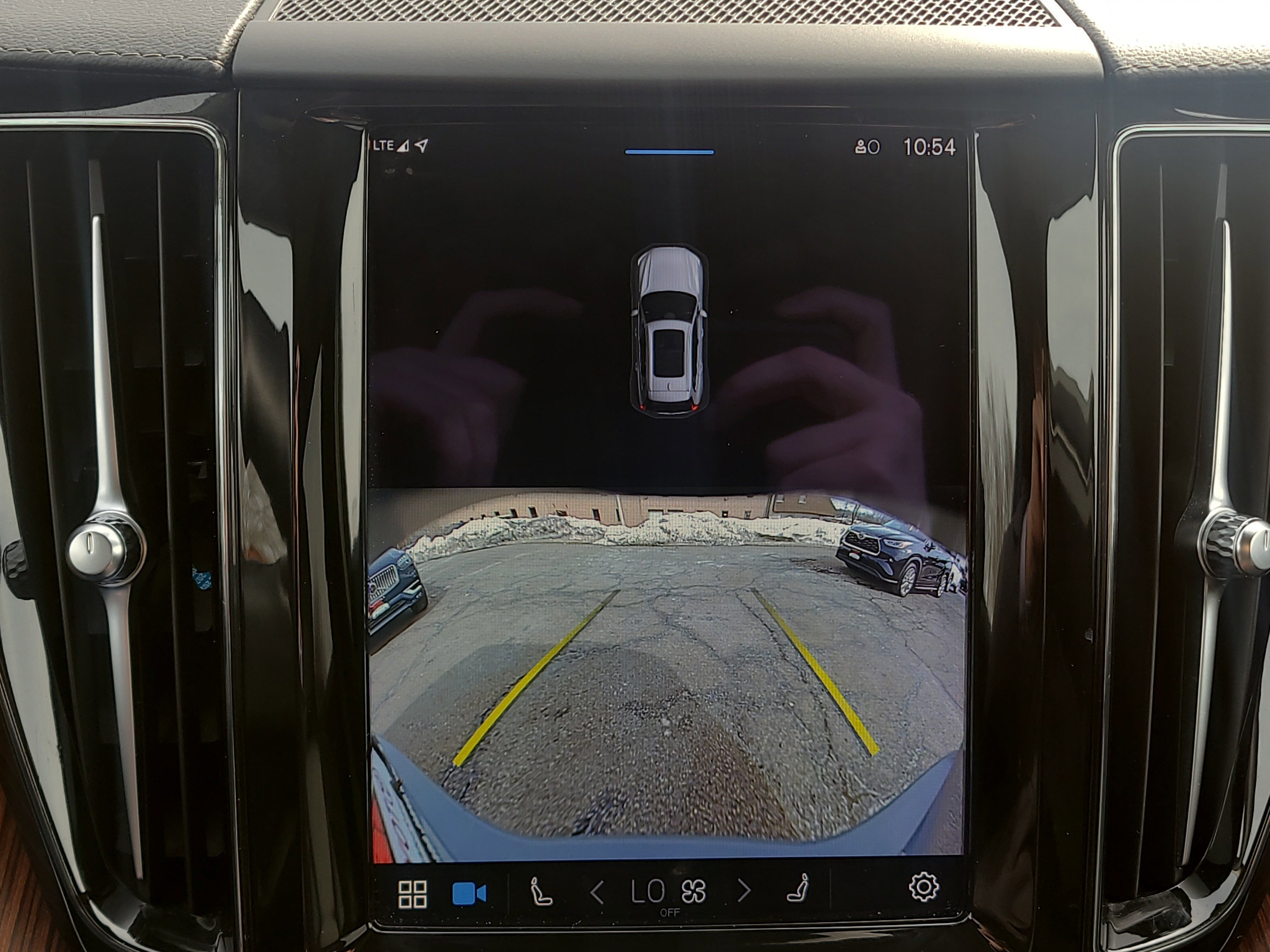 Used 2023 Volvo XC60 B5 Ultimate image 27