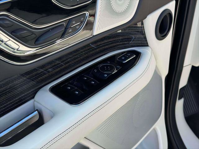 Used 2024 Lincoln Navigator L Black Label AWD/4WD image 18