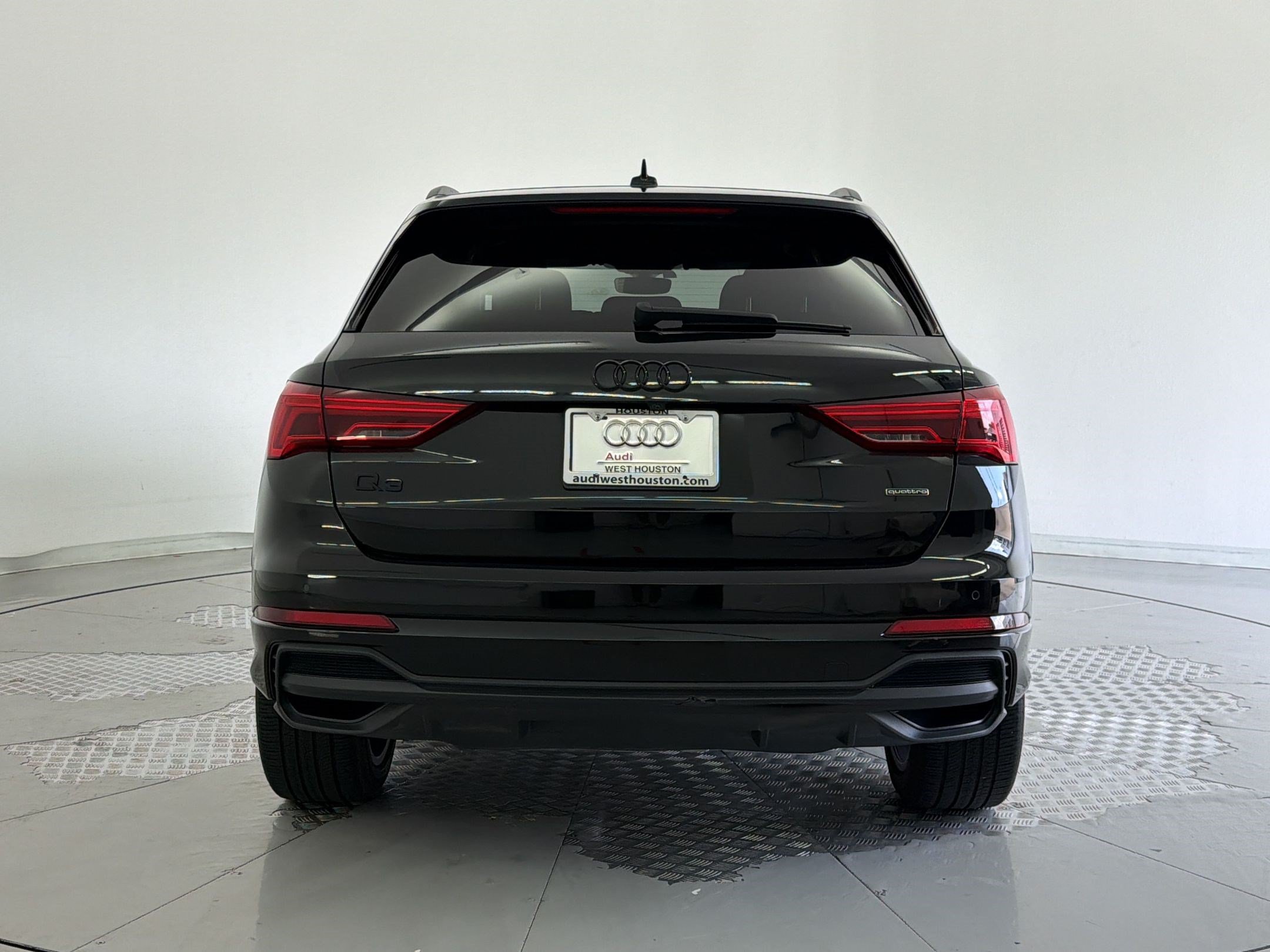 Used 2023 Audi Q3 2.0T Premium Plus w/ Premium Plus Package AWD/4WD image 10