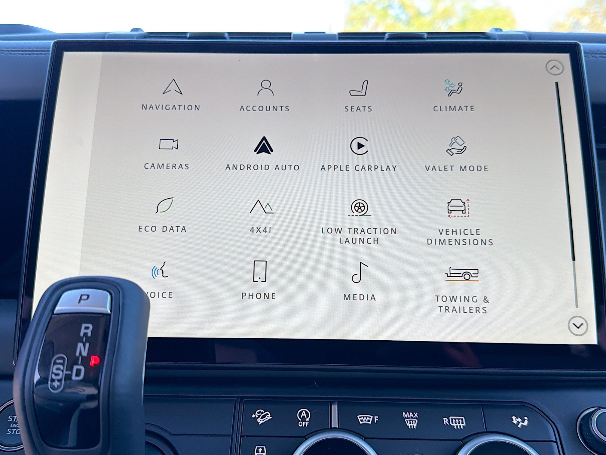 New 2026 Land Rover Defender 110 X-Dynamic SE AWD/4WD image 29