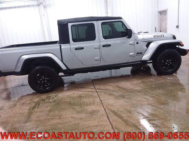 Used 2021 Jeep Gladiator Willys AWD/4WD image 5