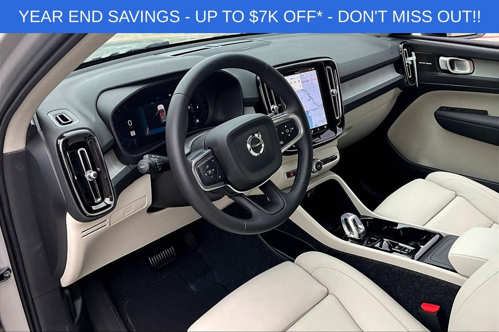Used 2025 Volvo XC40 B5 Ultra w/ Protection Package Premier image 24