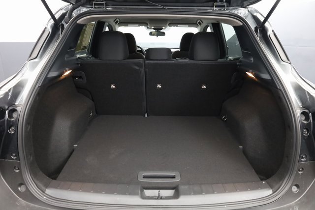 Certified 2025 Nissan Kicks SV image 25