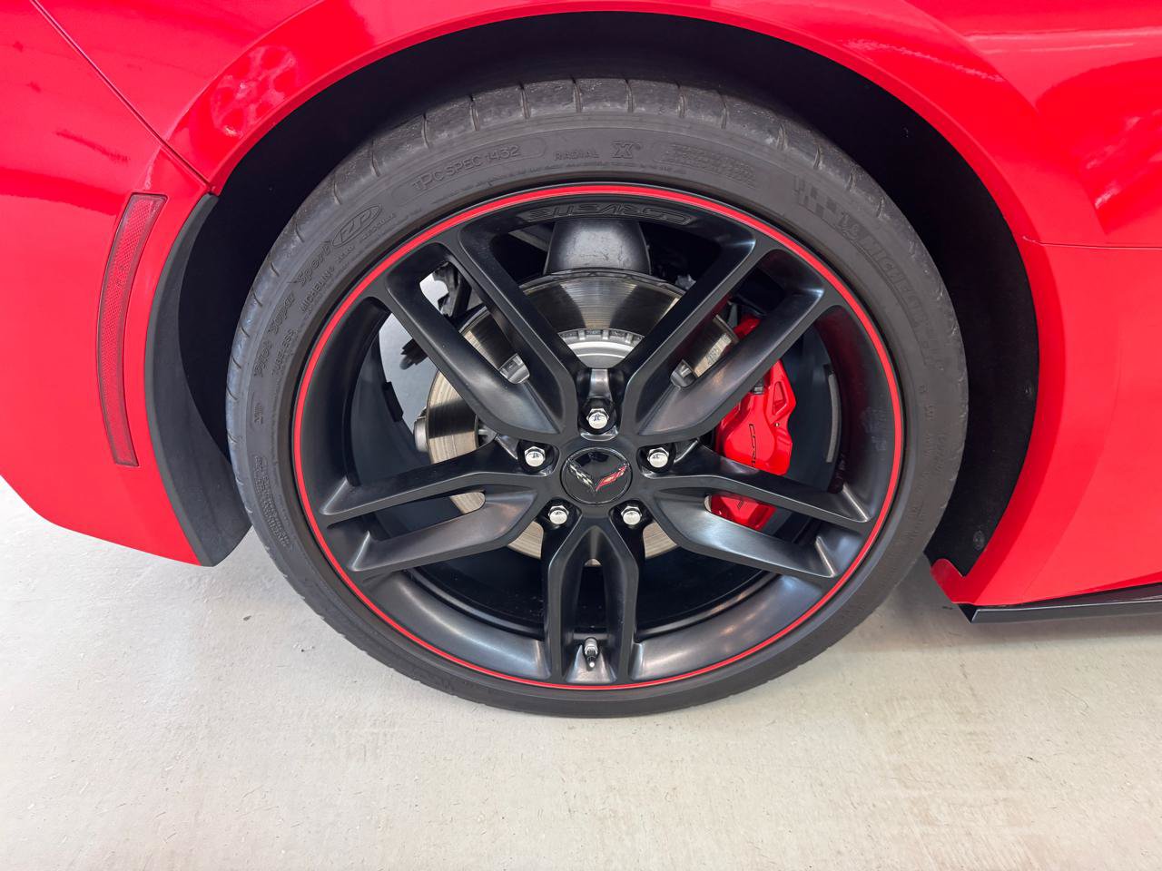 Used 2019 Chevrolet Corvette Convertible w/ 2LT w/ 2LT Preferred Equipment Group RWD image 34
