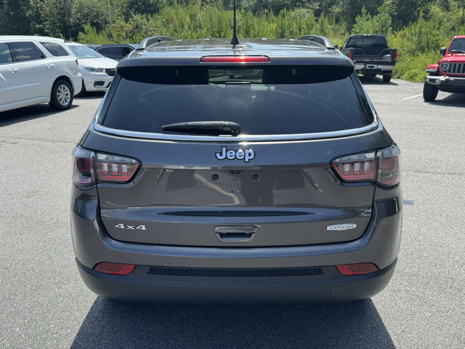 Used 2024 Jeep Compass Latitude AWD/4WD image 6