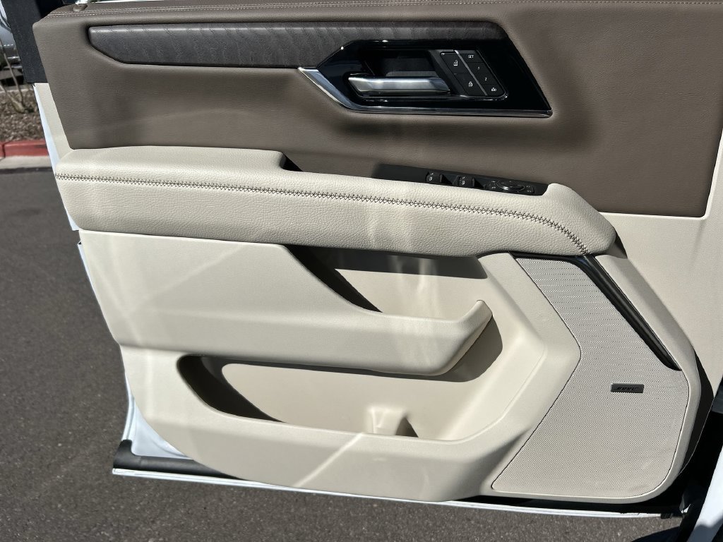 Used 2026 GMC Yukon Denali w/ LPO, Floor Liner Package AWD/4WD image 22