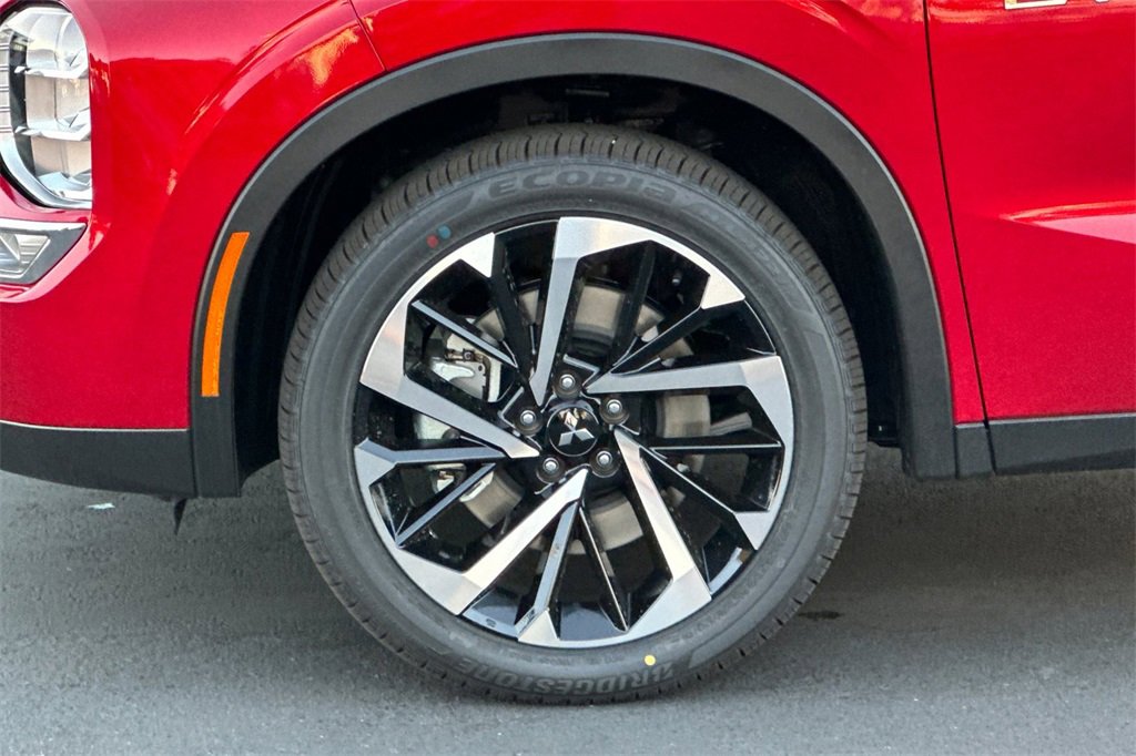 New 2025 Mitsubishi Outlander SE image 26