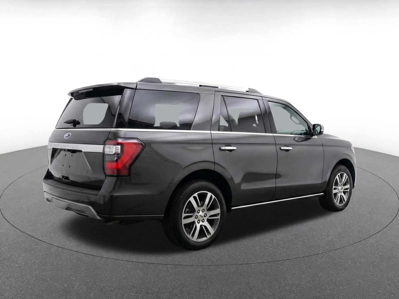 Used 2024 Ford Expedition Limited AWD/4WD image 8
