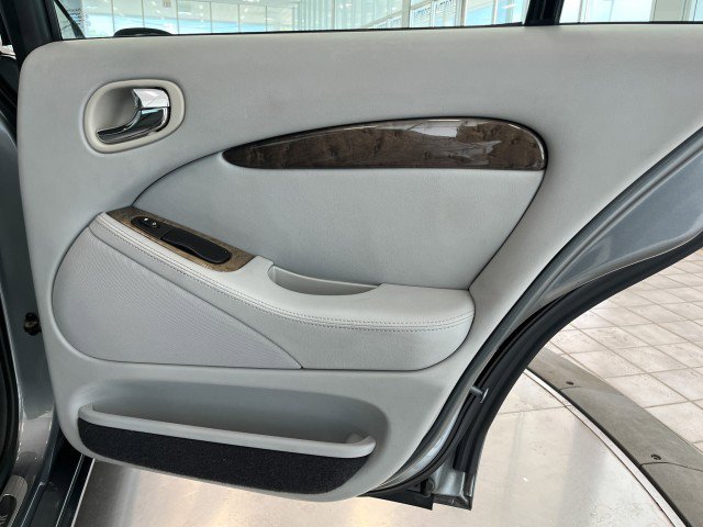 Used 2005 Jaguar S-TYPE R image 35