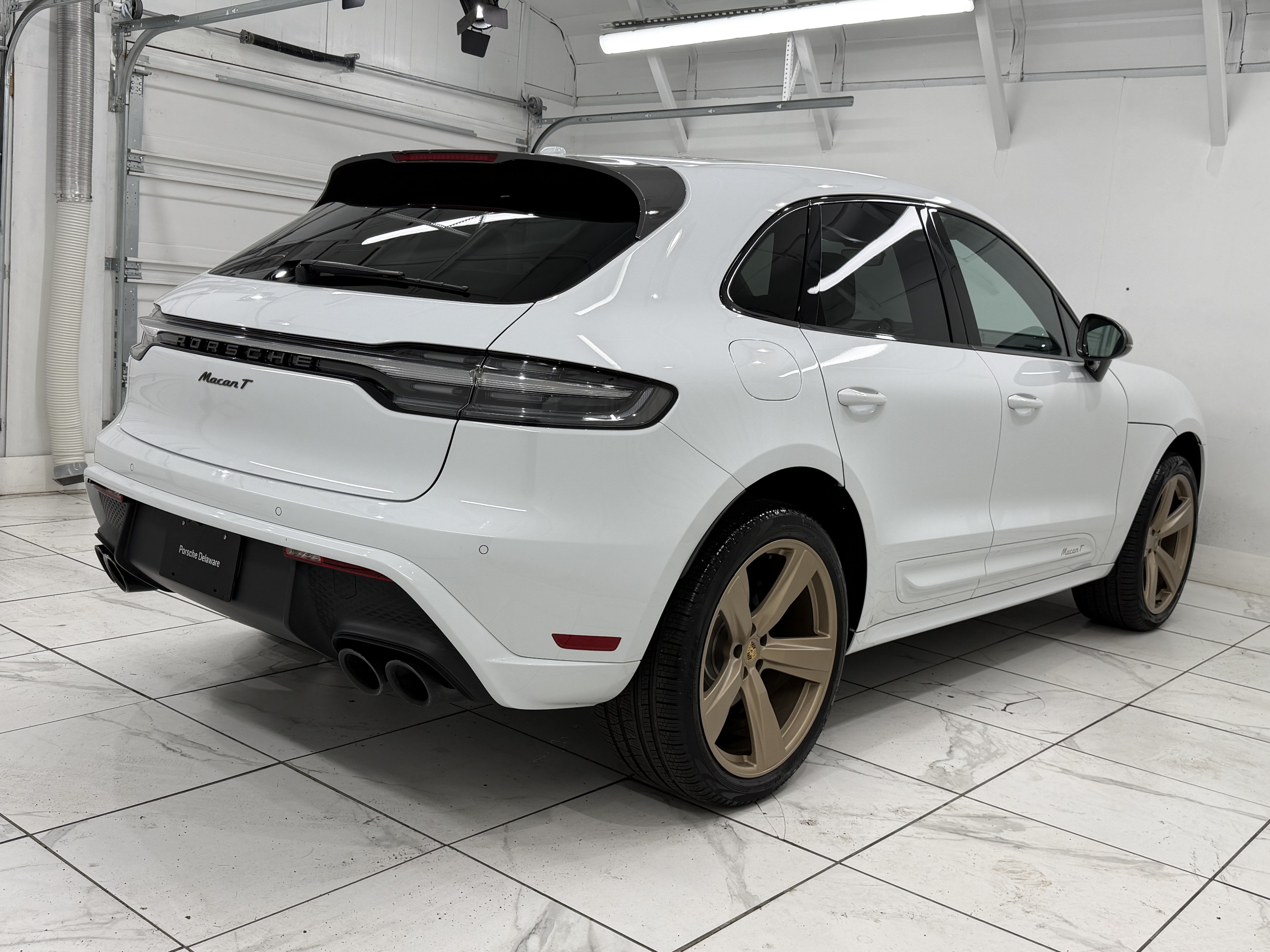 Certified 2023 Porsche Macan Turbo AWD/4WD image 11
