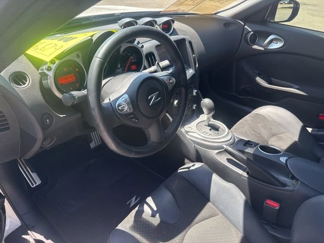 Used 2020 Nissan 370Z Touring Sport RWD image 19