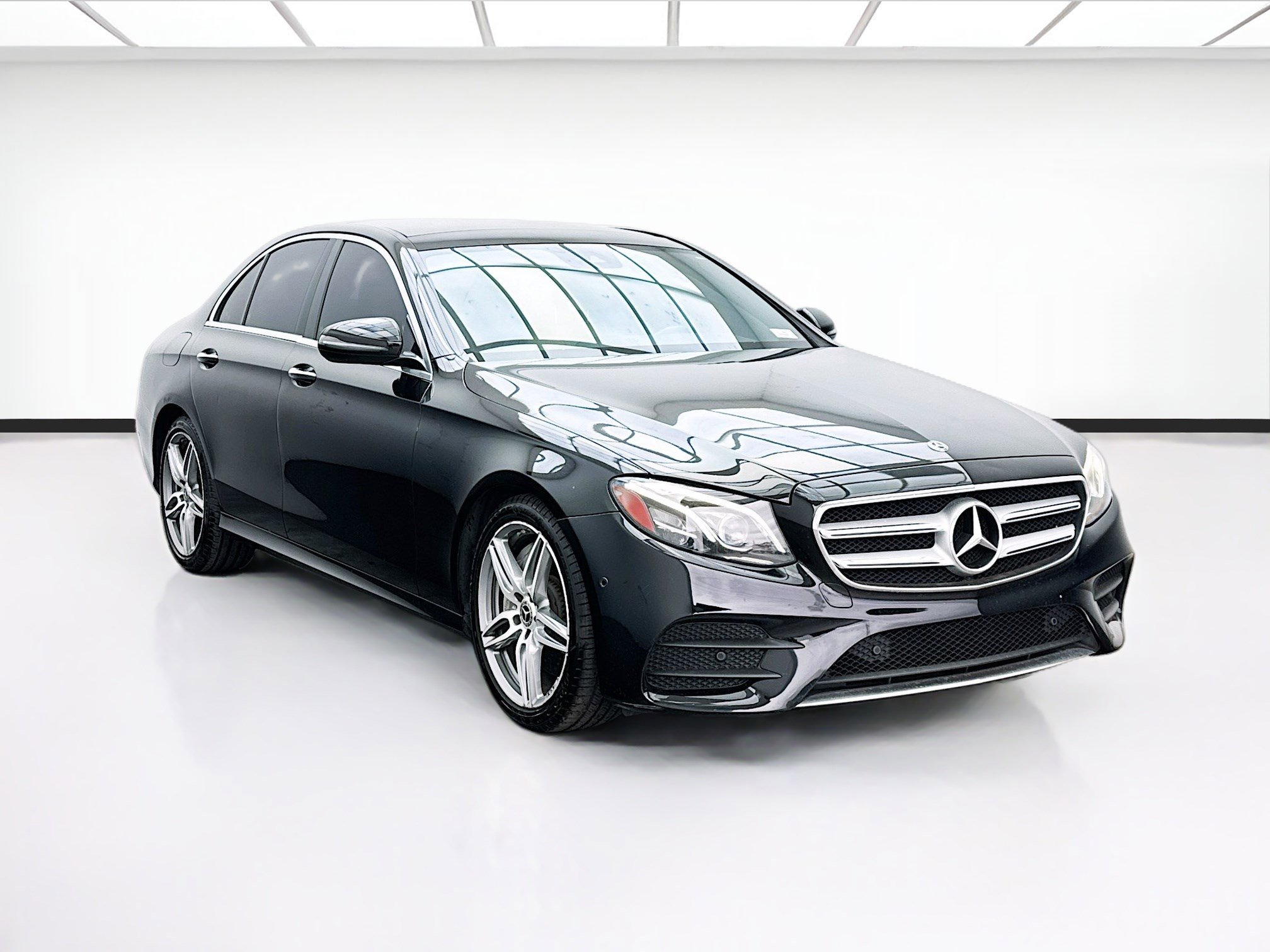 Used 2018 Mercedes-Benz E 300 image 3