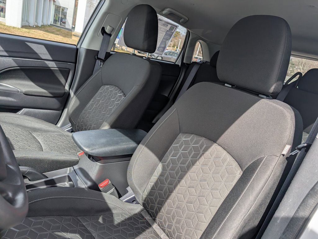 Used 2024 Mitsubishi Outlander Sport ES AWD/4WD image 17