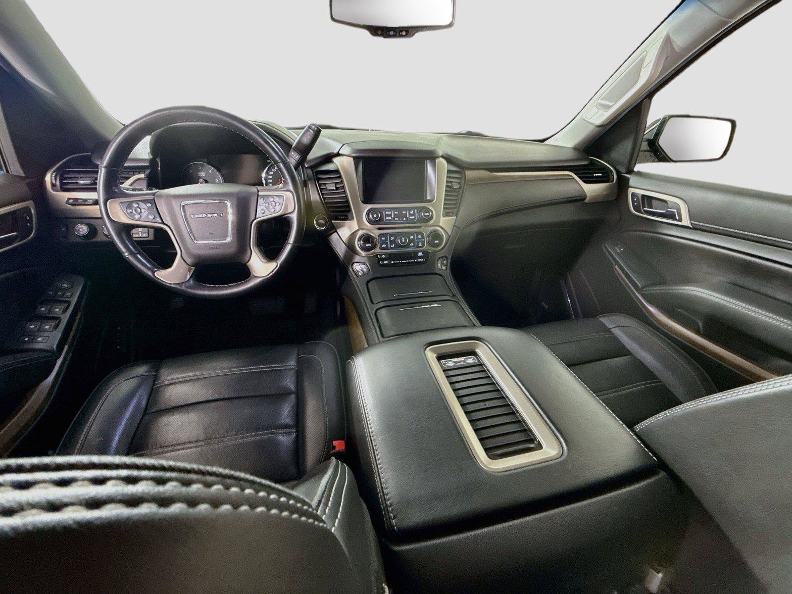 Used 2019 GMC Yukon Denali w/ Denali Ultimate Package AWD/4WD image 25