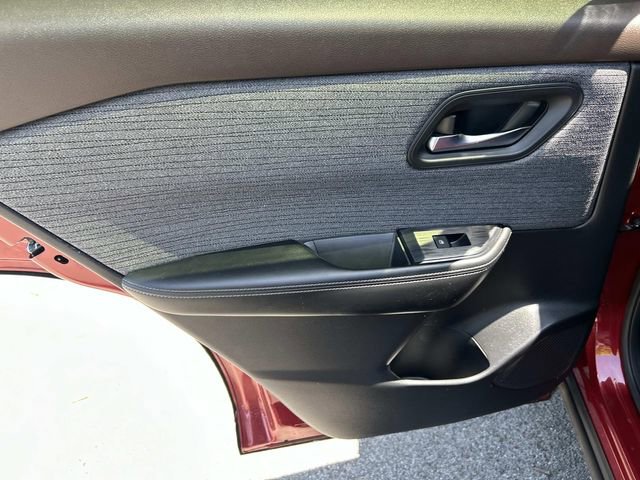 Used 2023 Nissan Rogue SV AWD/4WD image 21