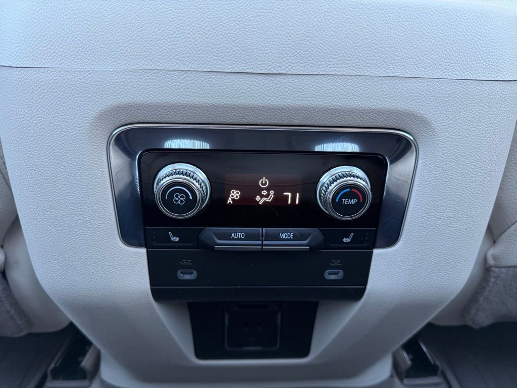Used 2023 GMC Yukon XL Denali image 19