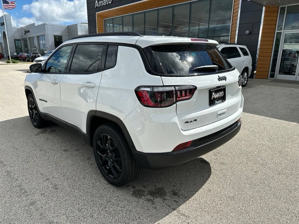 New 2026 Jeep Compass Latitude AWD/4WD image 9