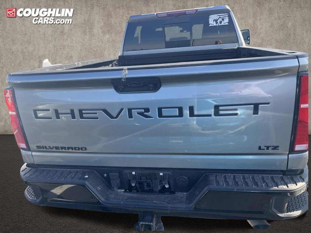 Used 2025 Chevrolet Silverado 2500 LTZ w/ LTZ Plus Package image 4