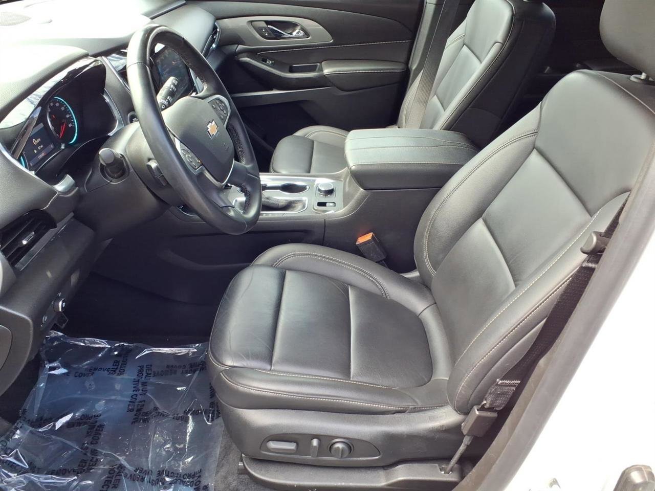 Used 2023 Chevrolet Traverse LT w/ LPO, Cargo Package image 5