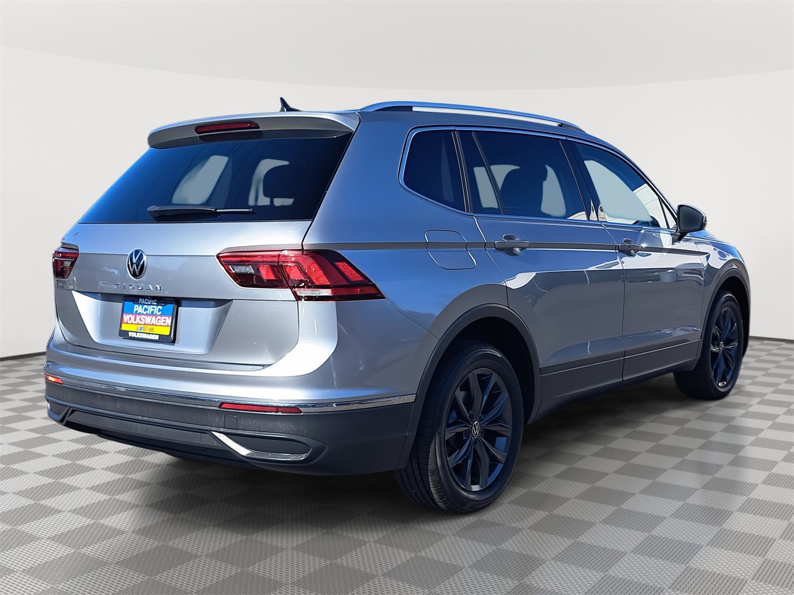 Used 2022 Volkswagen Tiguan SE image 5
