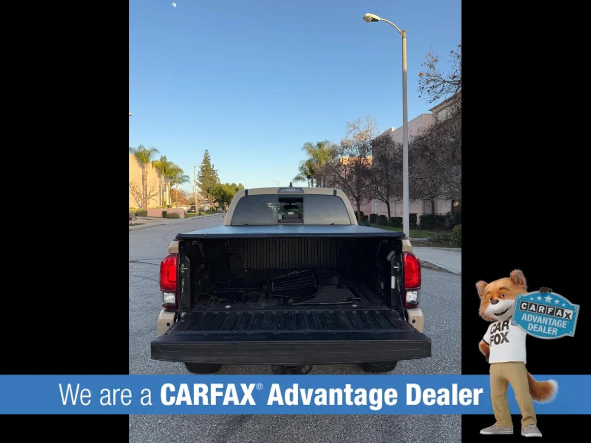 Used 2017 Toyota Tacoma TRD Off-Road w/ Premium & Technology Package image 14