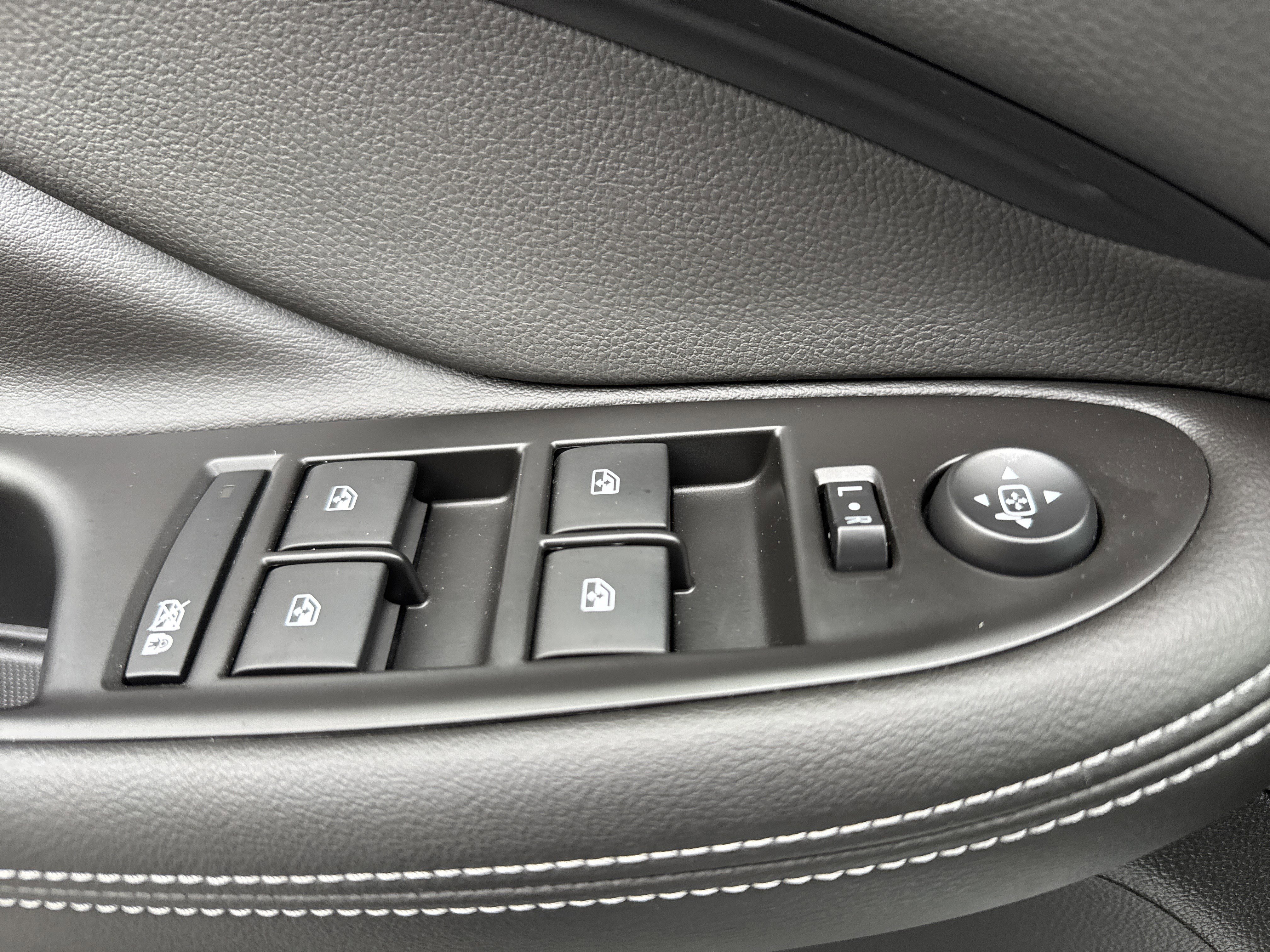 Used 2019 Buick Envision Essence image 15