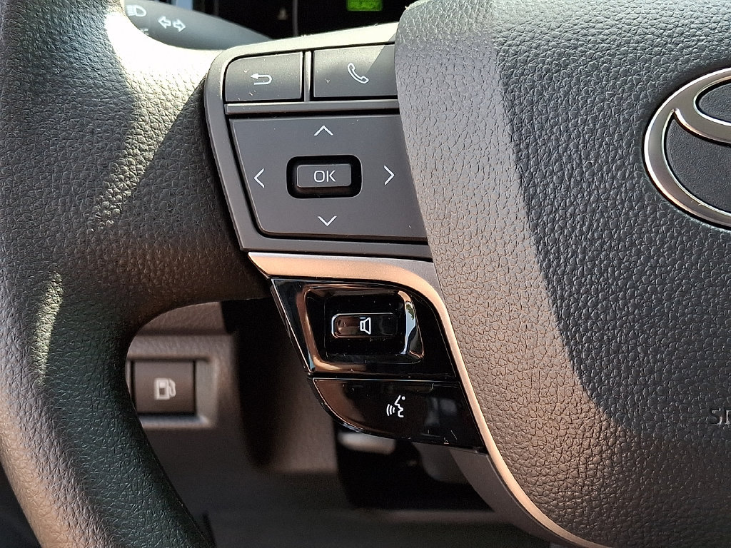 Used 2026 Toyota Camry LE FWD image 23