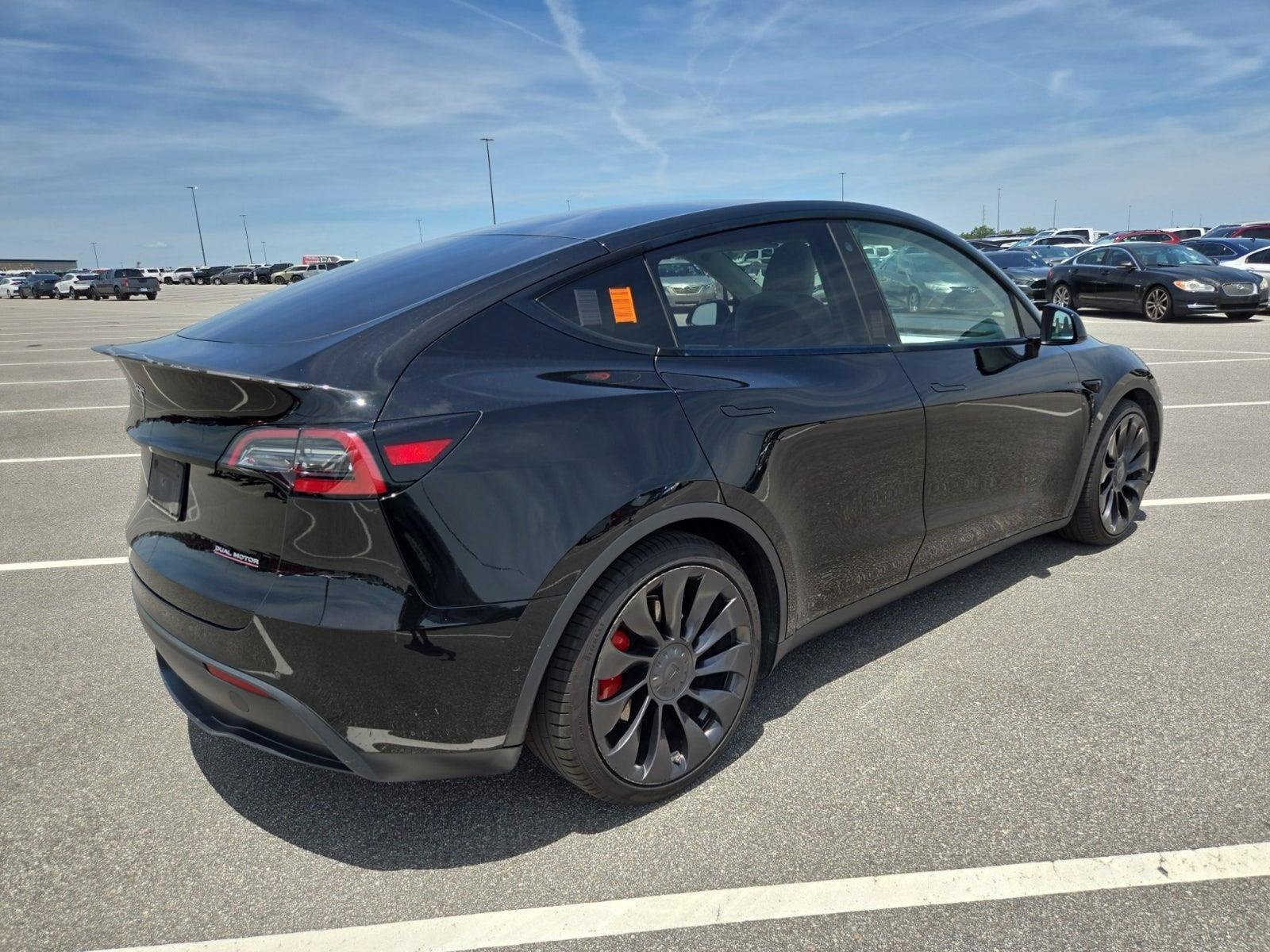 Used 2022 Tesla Model Y Performance AWD/4WD image 3