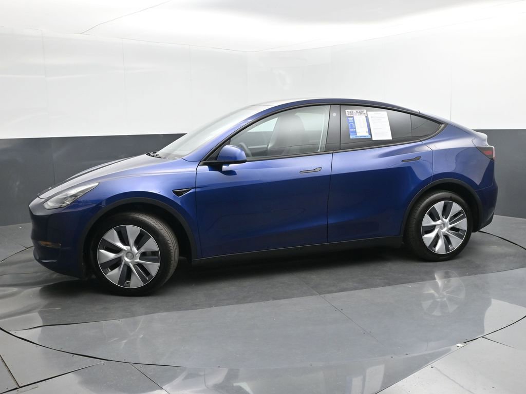 Used 2023 Tesla Model Y AWD image 2
