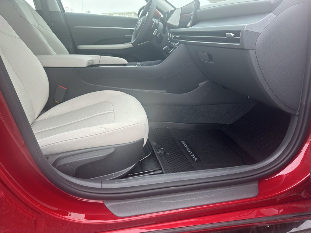 New 2026 Hyundai Sonata SEL AWD/4WD image 18