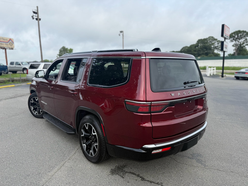 Used 2025 Jeep Wagoneer Series III AWD/4WD image 17