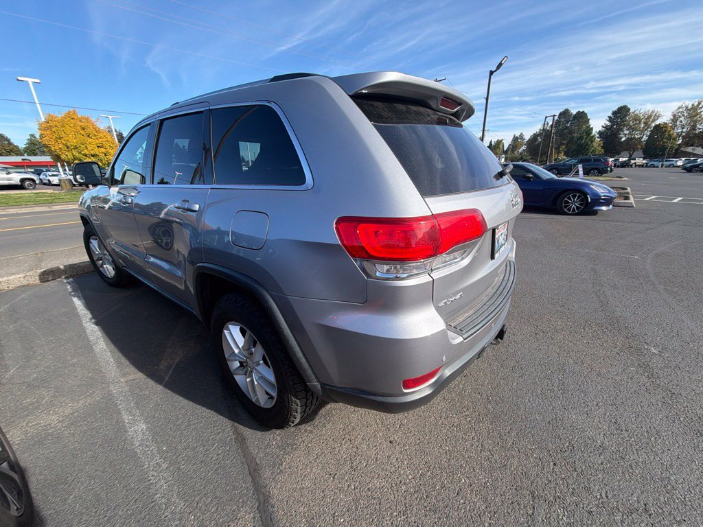 Used 2017 Jeep Grand Cherokee Laredo w/ Quick Order Package 23E AWD/4WD image 5