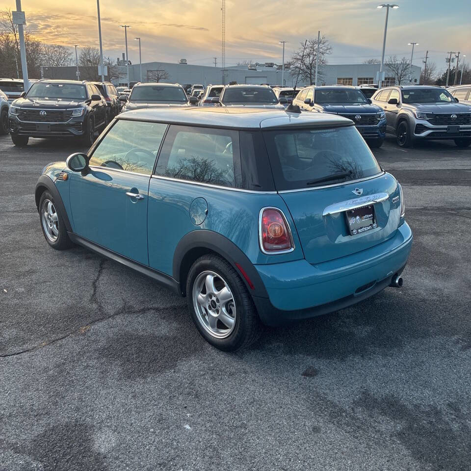 Used 2009 MINI Cooper Hardtop image 3