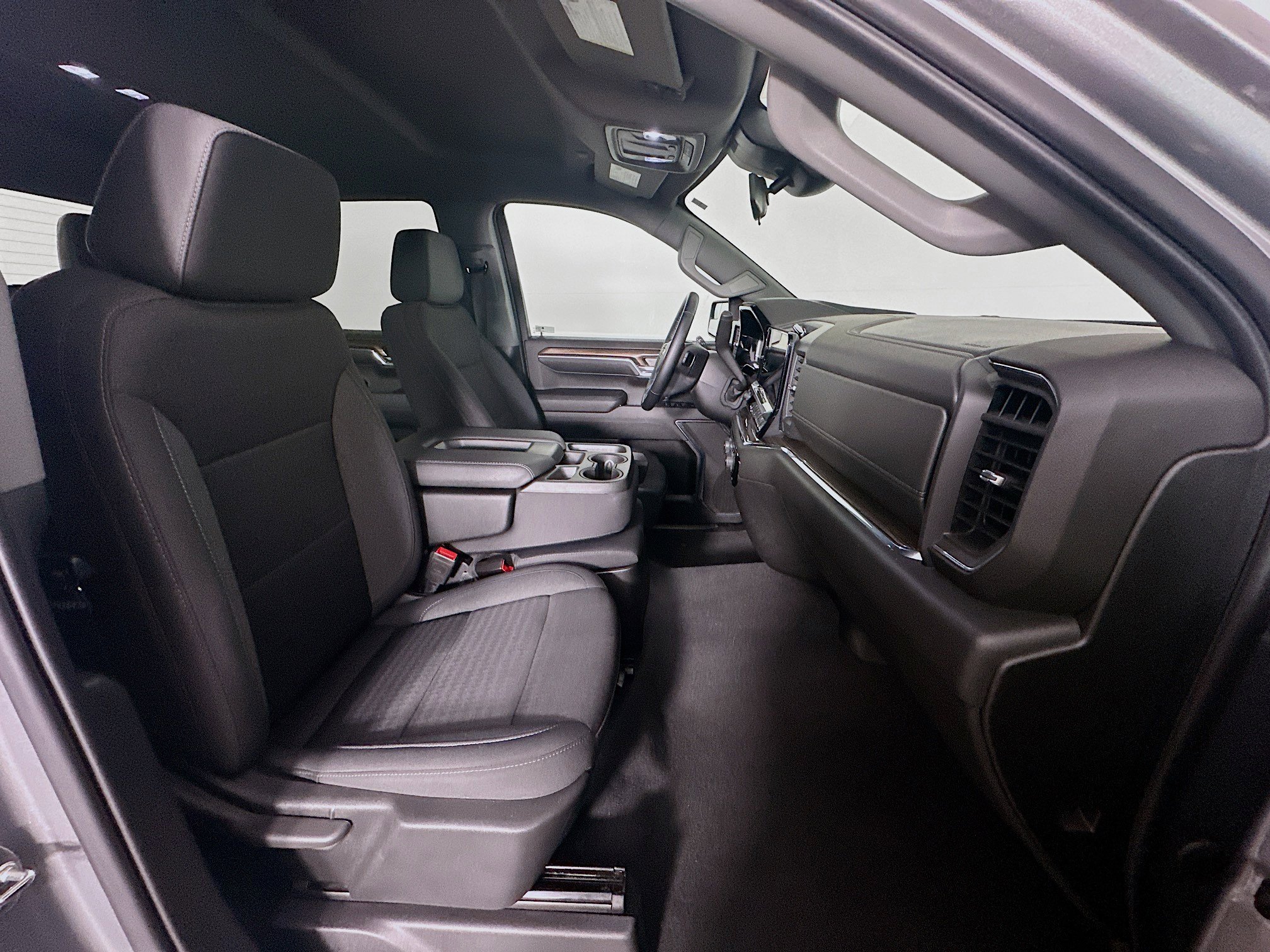 Used 2023 Chevrolet Silverado 1500 LT AWD/4WD image 31