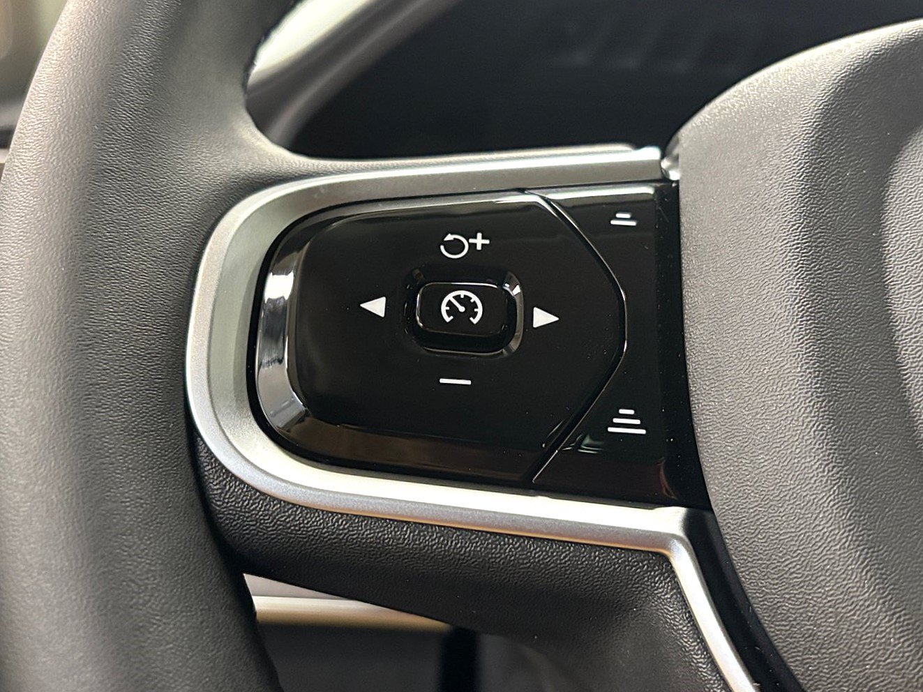 New 2026 Volvo XC90 T8 Ultra w/ Protection Package AWD/4WD image 40