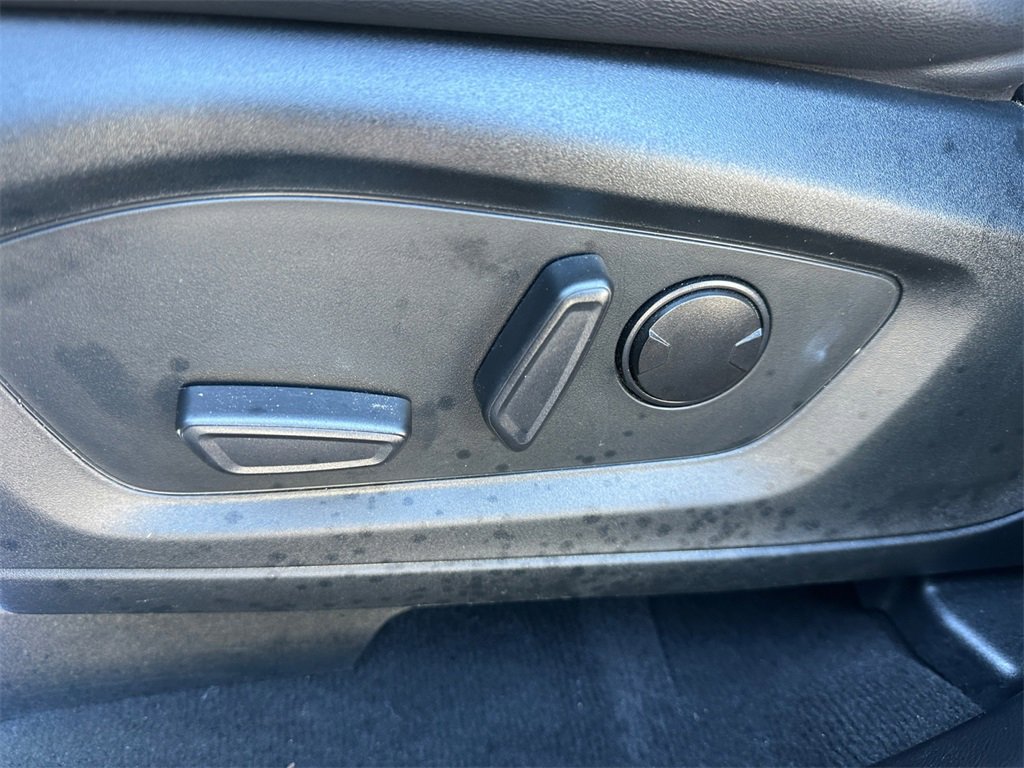 Used 2022 Ford Explorer XLT w/ Equipment Group 202A image 27