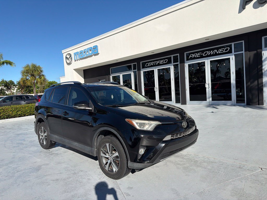 Used 2017 Toyota RAV4 XLE FWD image 9