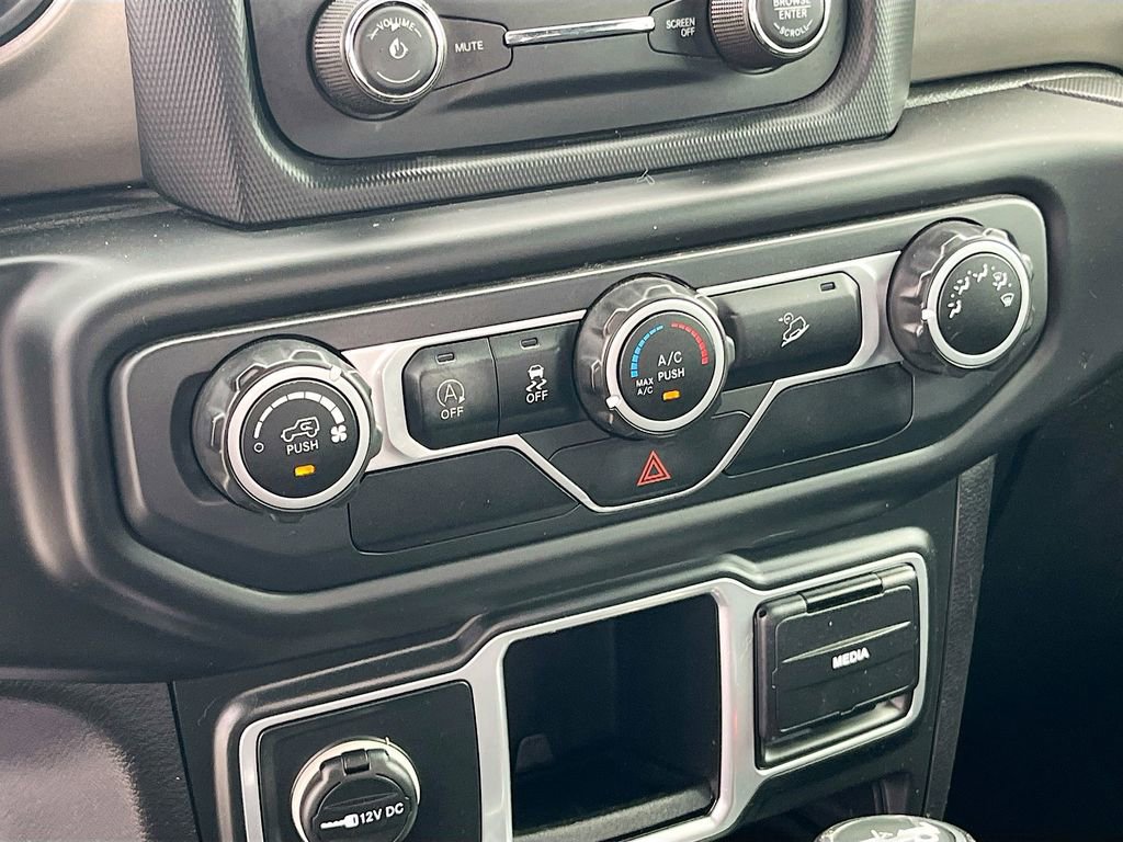 Used 2018 Jeep Wrangler Unlimited Sport image 15