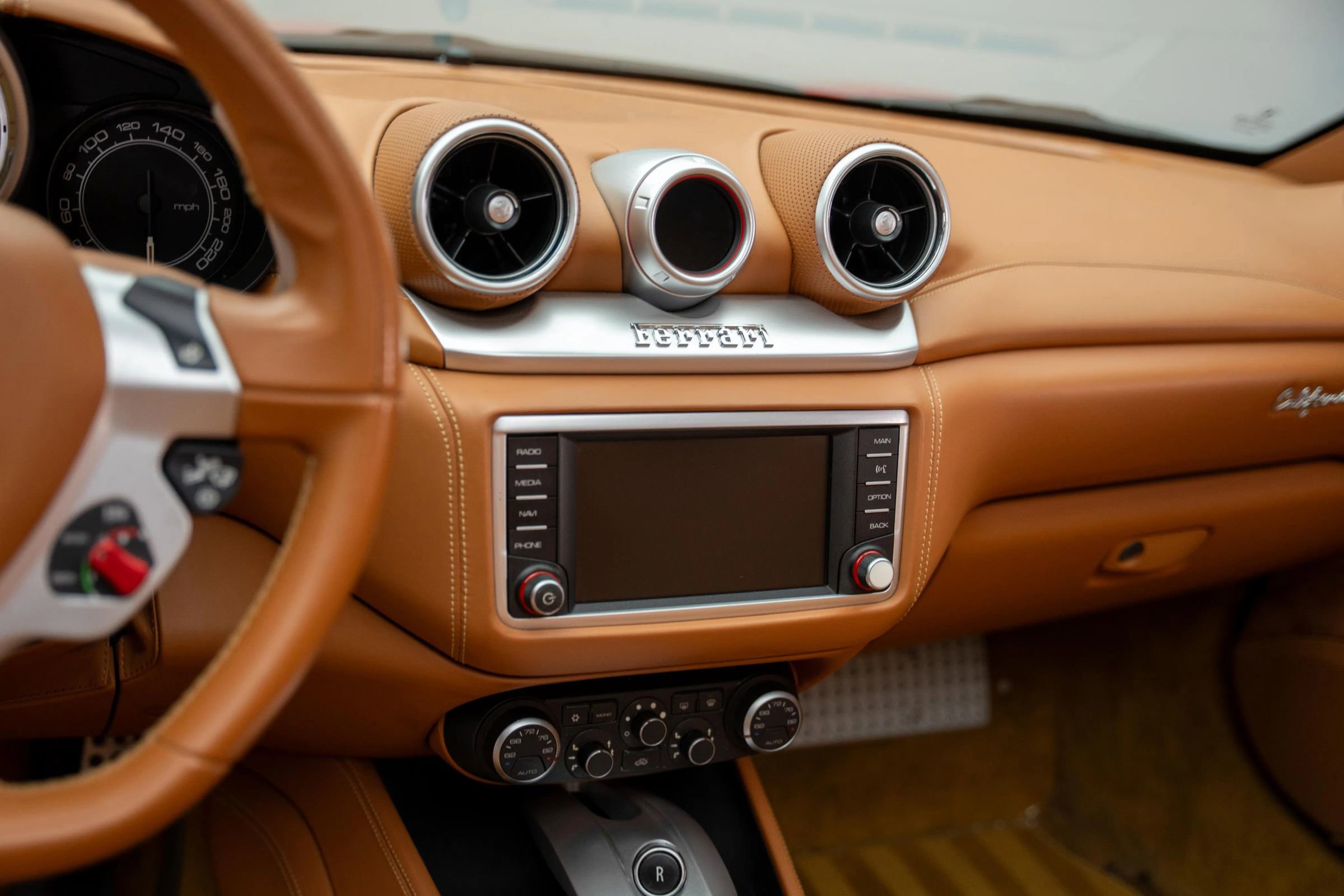 Used 2015 Ferrari California T image 37