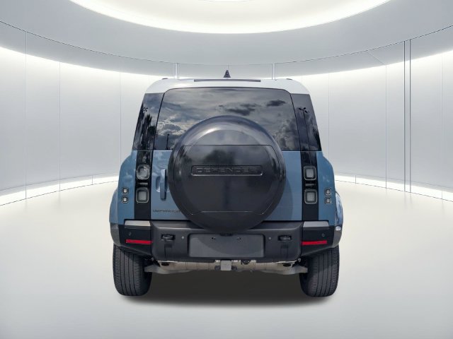 Used 2026 Land Rover Defender 110 X-Dynamic SE AWD/4WD image 4