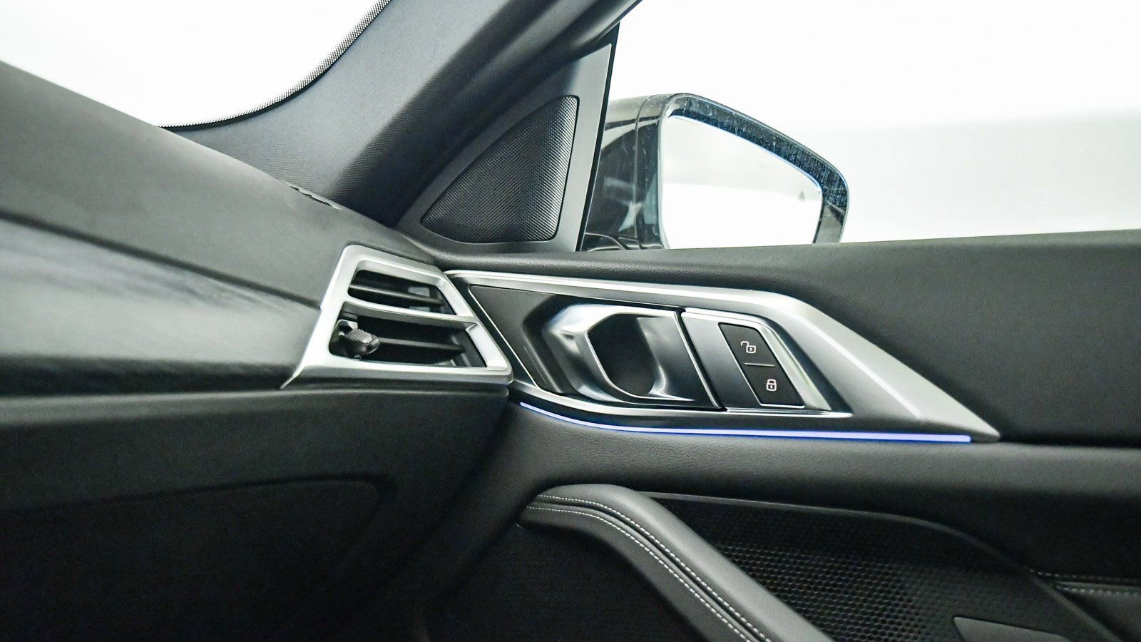 Used 2025 BMW 430i Coupe w/ Convenience Package RWD image 25