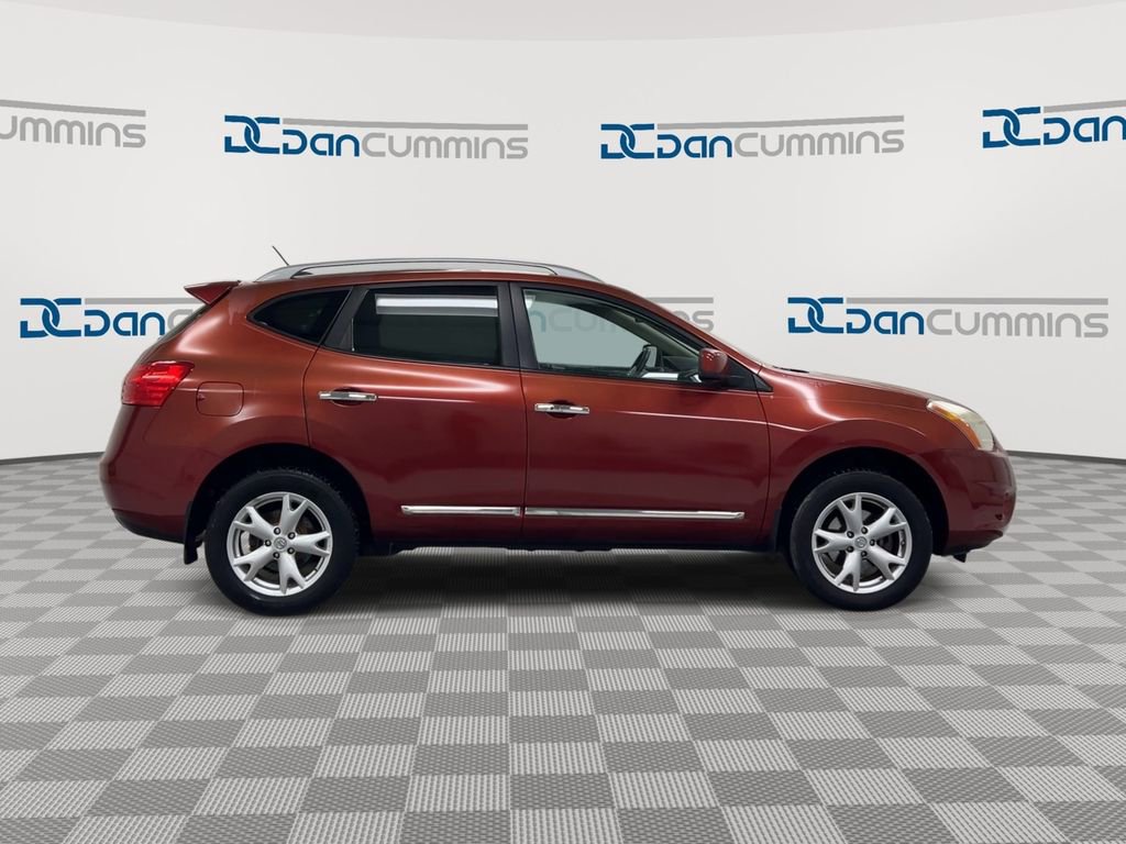 Used 2011 Nissan Rogue SV w/ Premium Pkg image 9