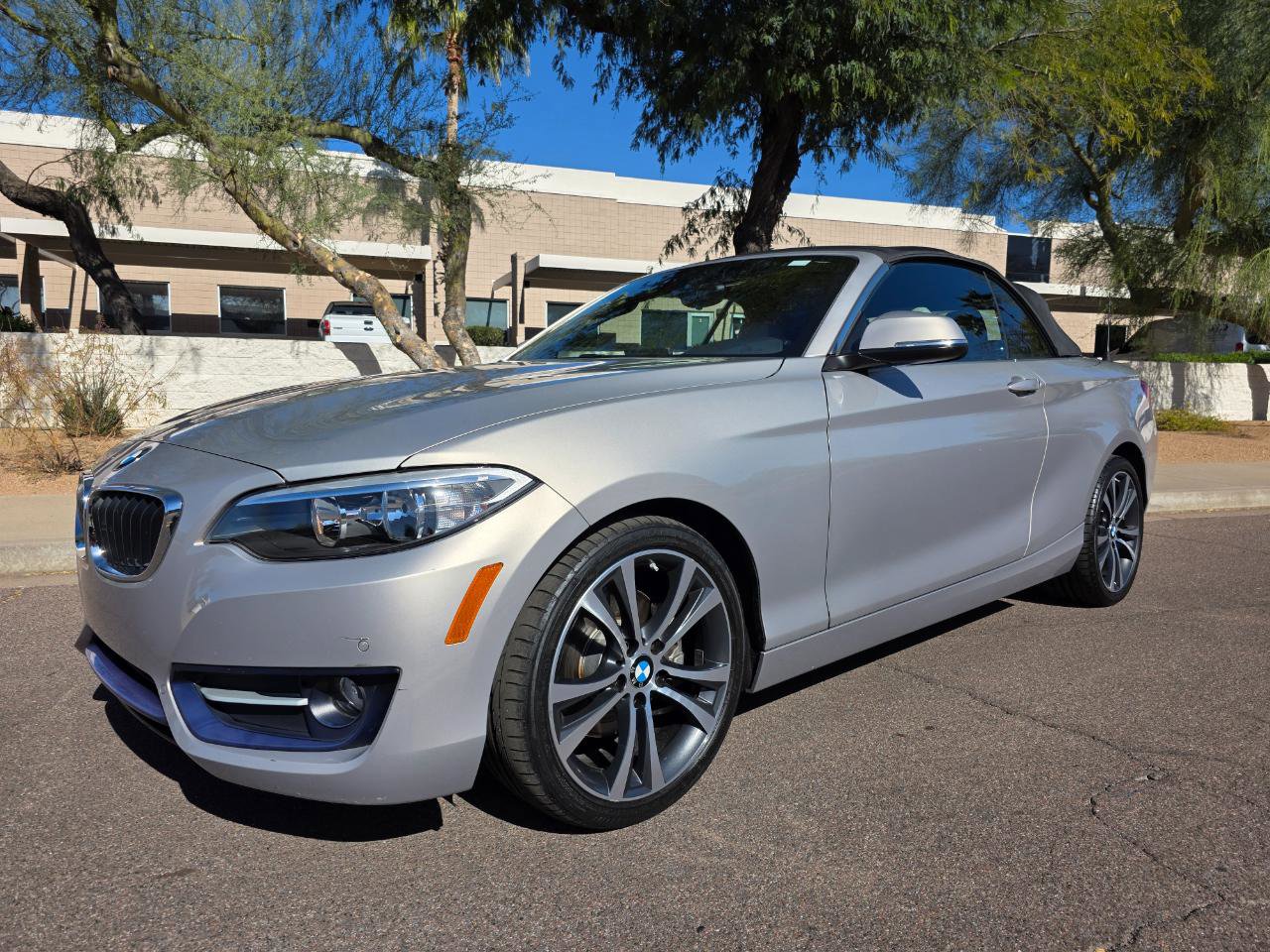 Used 2017 BMW 230i Convertible image 4