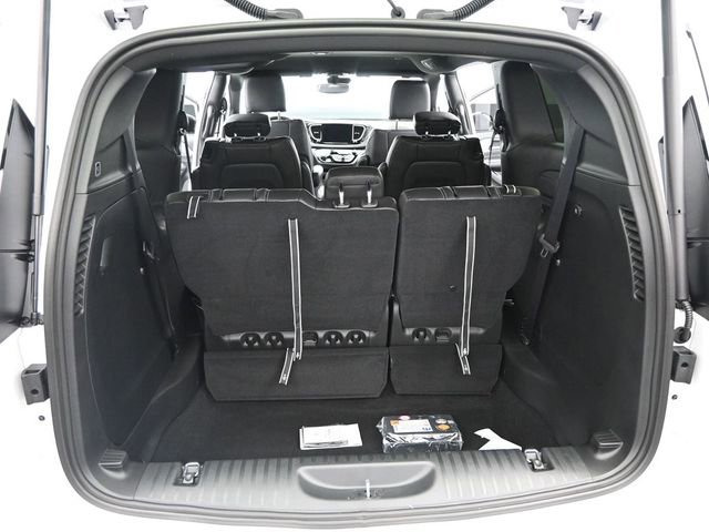 New 2025 Chrysler Voyager LX FWD image 17