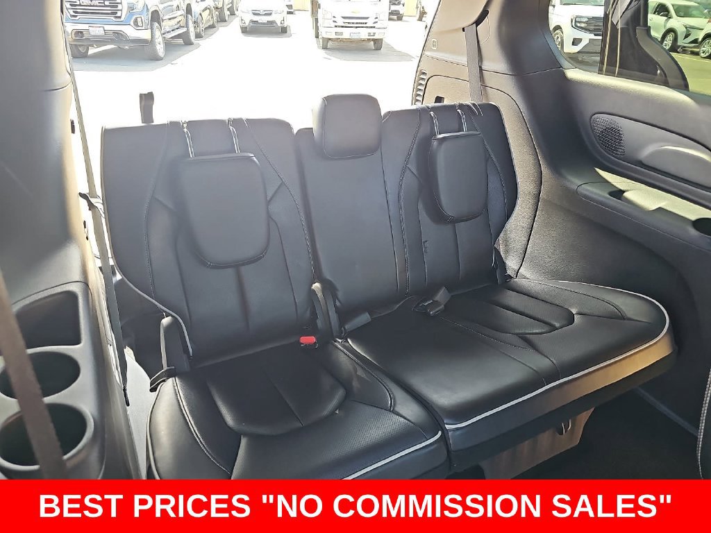 Used 2026 Chrysler Pacifica Limited w/ S Appearance Package FWD image 12