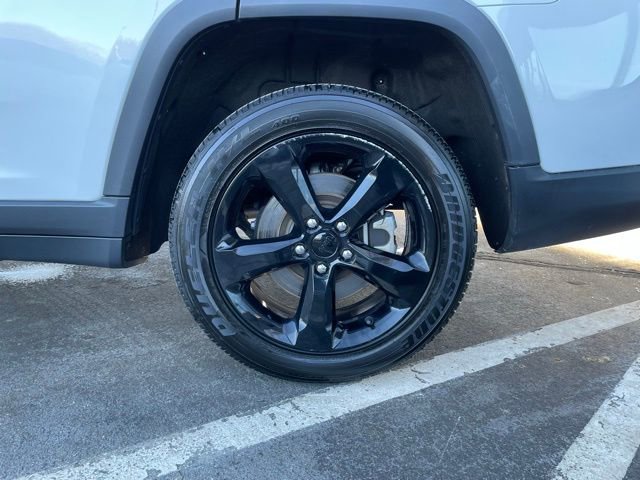 Used 2023 Jeep Grand Cherokee L Laredo image 36