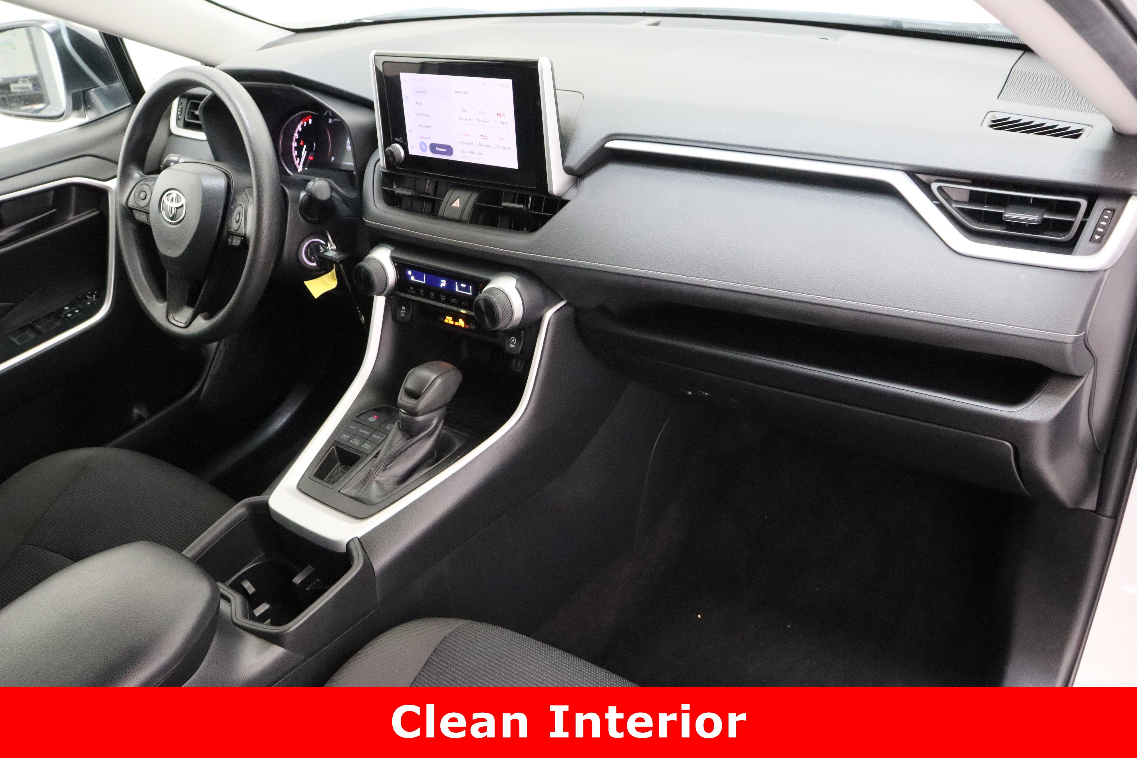 Used 2024 Toyota RAV4 LE image 32